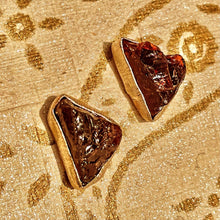 Load image into Gallery viewer, Eta earrings | Garnet | Silver