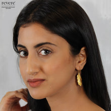 Load image into Gallery viewer, Pluma Earrings
