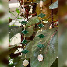 Load image into Gallery viewer, Darika earrings | Crystal Quartz | Pearl

