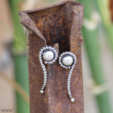 Load image into Gallery viewer, Archini Earrings
