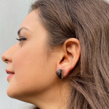 Load image into Gallery viewer, Chakrika Earrings | Garnet | 925 sterling silver
