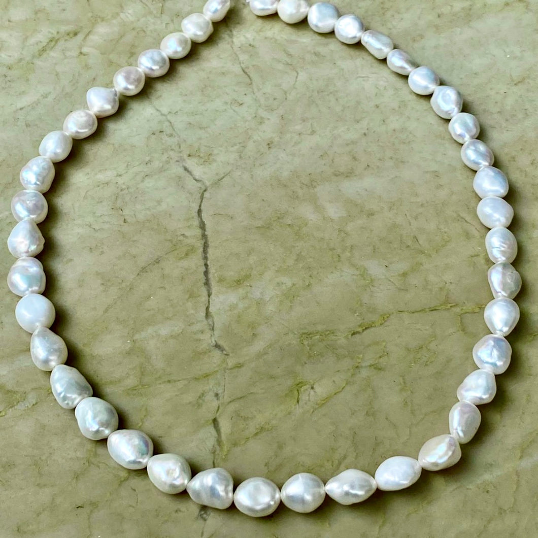 Libni necklace | Keshi pearl