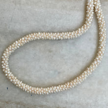 Load image into Gallery viewer, Chakrika necklace | Pearl
