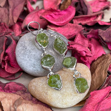 Load image into Gallery viewer, Turvi Earrings | Peridot | 925 sterling silver
