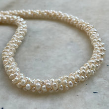 Load image into Gallery viewer, Chakrika necklace | Pearl
