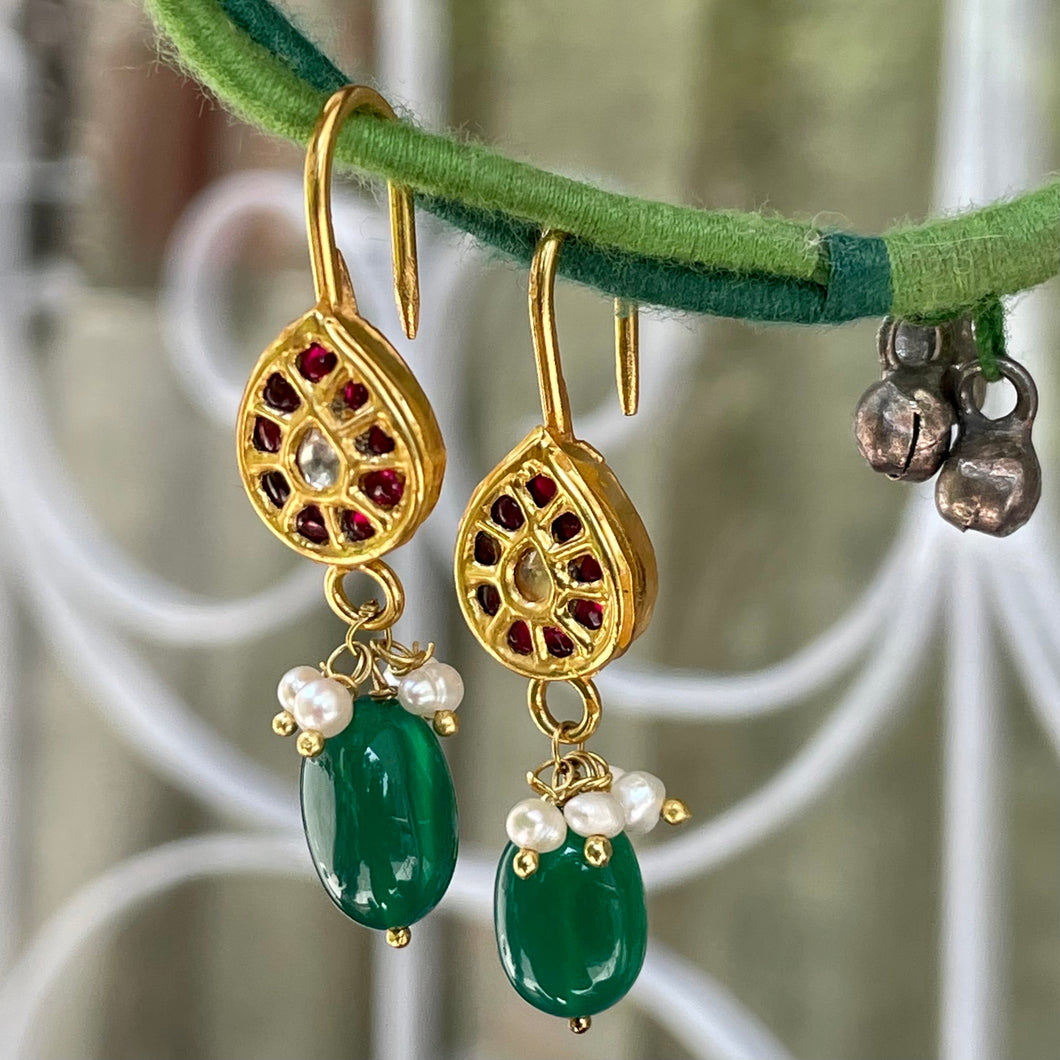 Lipika earrings | Green Onyx | Pearl | 18k gold plated